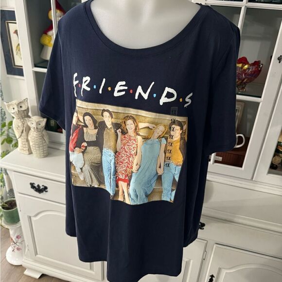 F•R•I•E•N•D•S T-Shirt Size 1X - Picture 4 of 7